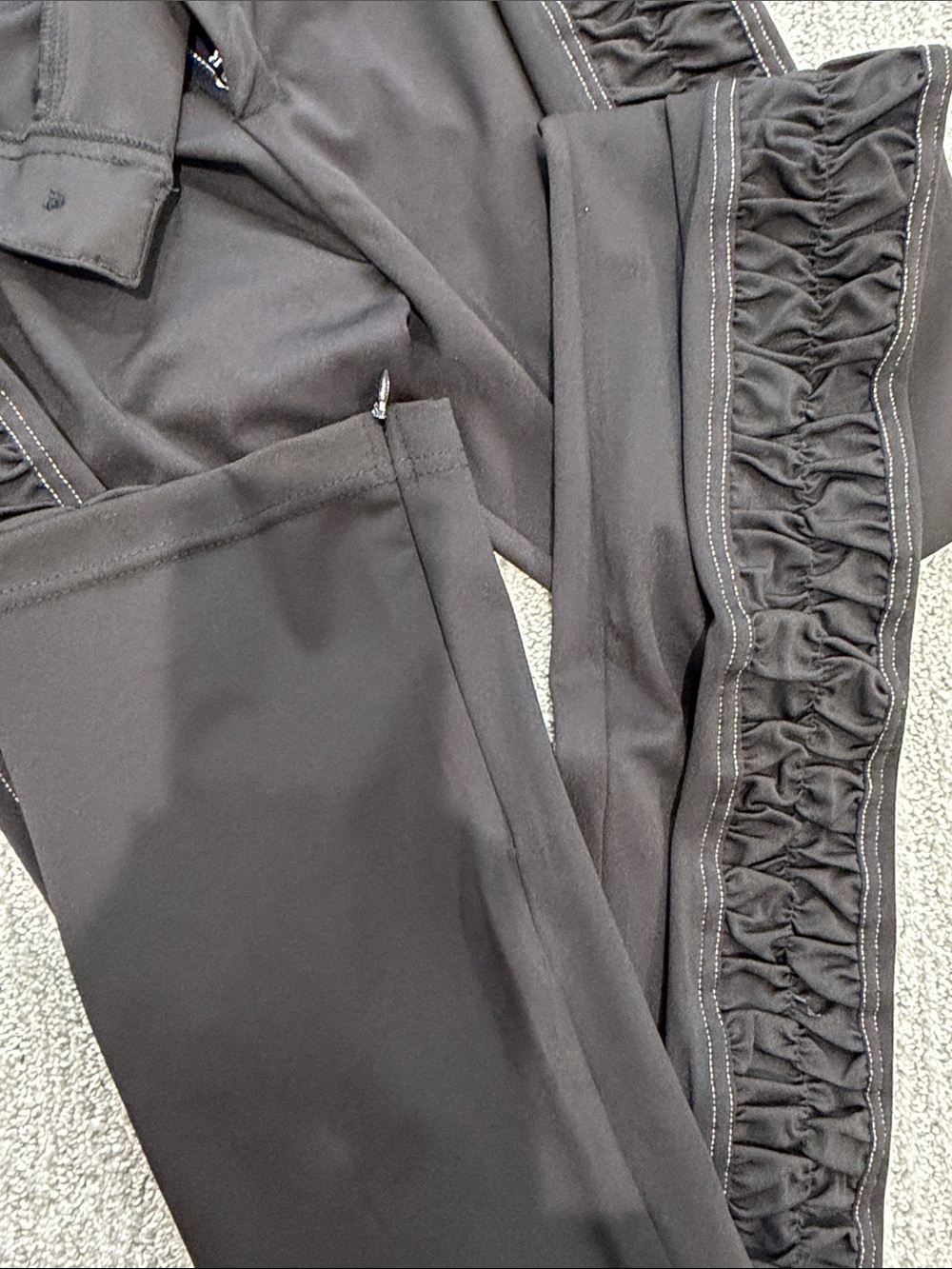 Maniere de voir ruched Side Detail Women's Pants set - Picture 8 of 11